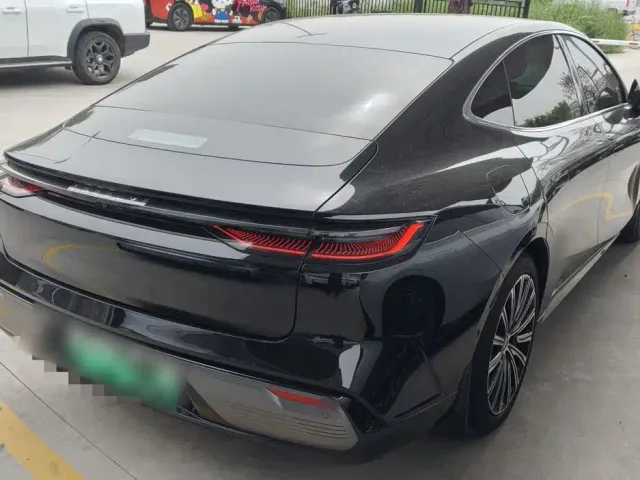 Geely Galaxy Xingyao 8 — Фото автомобиля 4