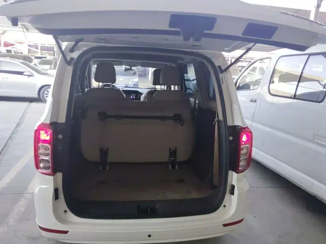 Wuling Hongguang — Фото автомобиля 18