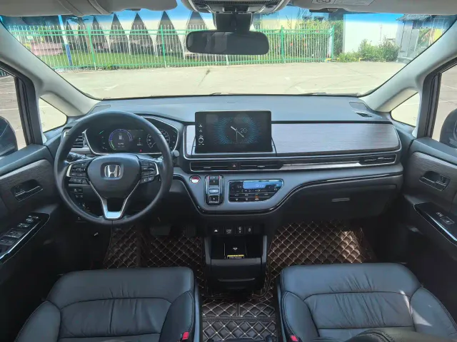 Honda Odyssey — Фото автомобиля 9