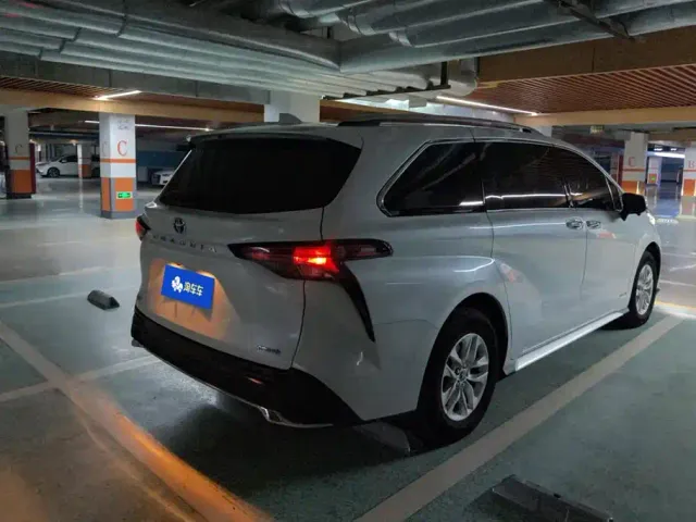 Toyota Granvia — Фото автомобиля 3