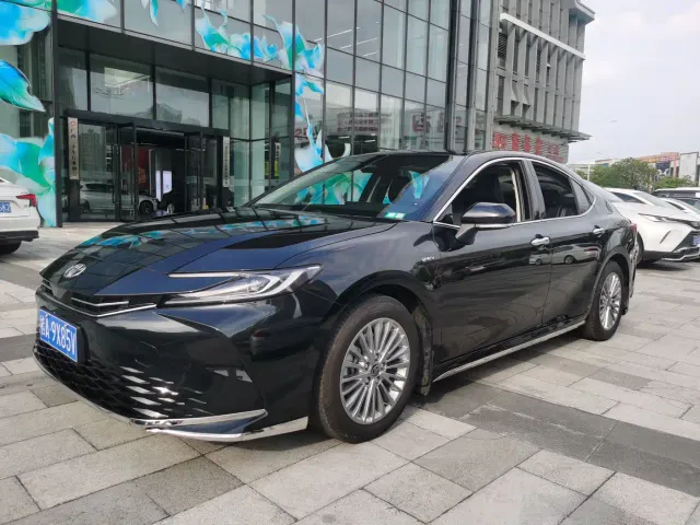 Фотография автомобиля — Toyota Camry