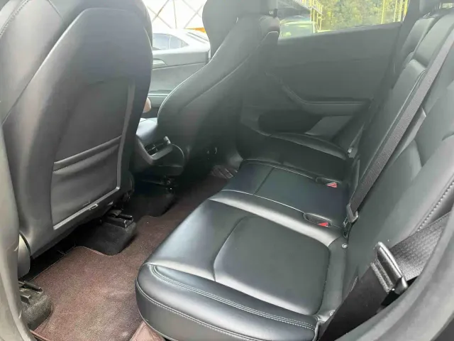 Tesla Model Y — Фото автомобиля 6