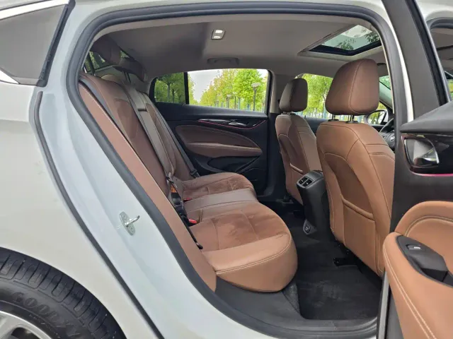 Buick Regal — Фото автомобиля 11