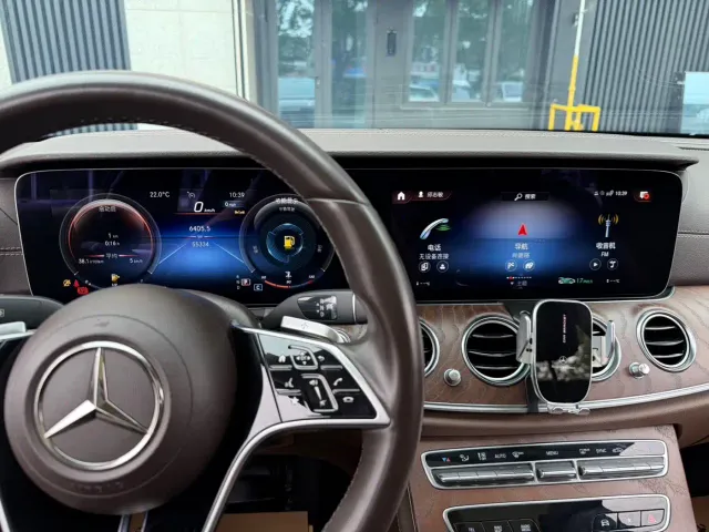 Mercedes-Benz E-Class — Фото автомобиля 7