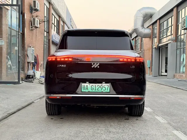 IM Motors LS9 — Фото автомобиля 14