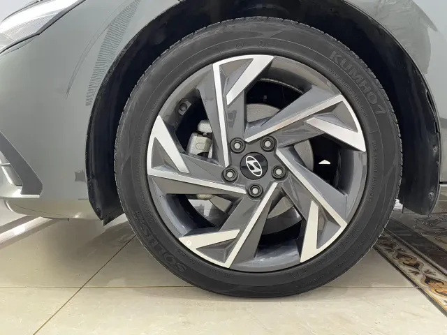 Hyundai Elantra — Фото автомобиля 21