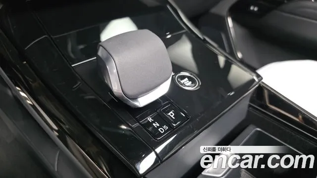Land Rover Range Rover Sport — Фото автомобиля 9