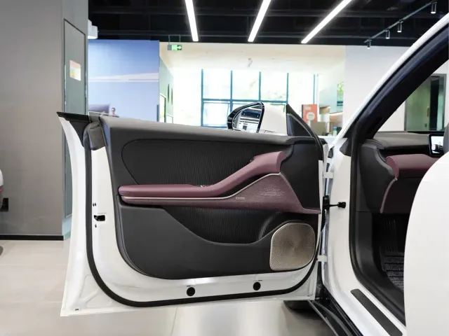 Nio ET5 Touring — Фото автомобиля 16