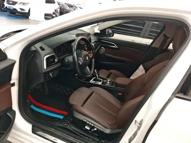 BMW 1 Series — Фото автомобиля 14