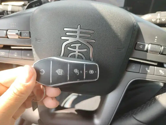 BYD Qin L — Фото автомобиля 8