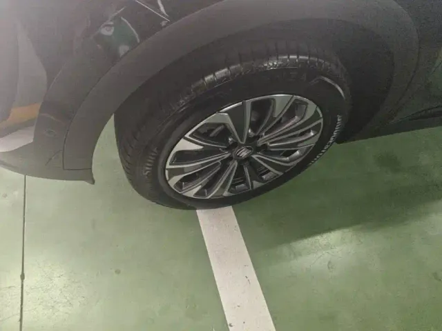 Buick Envision Plus — Фото автомобиля 22