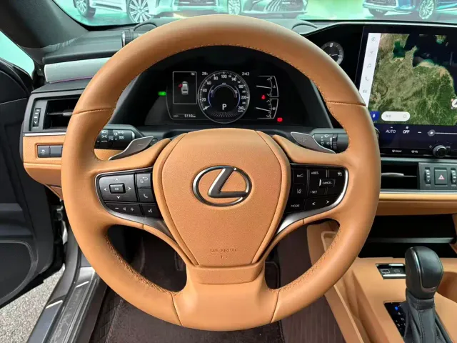 Lexus ES — Фото автомобиля 3