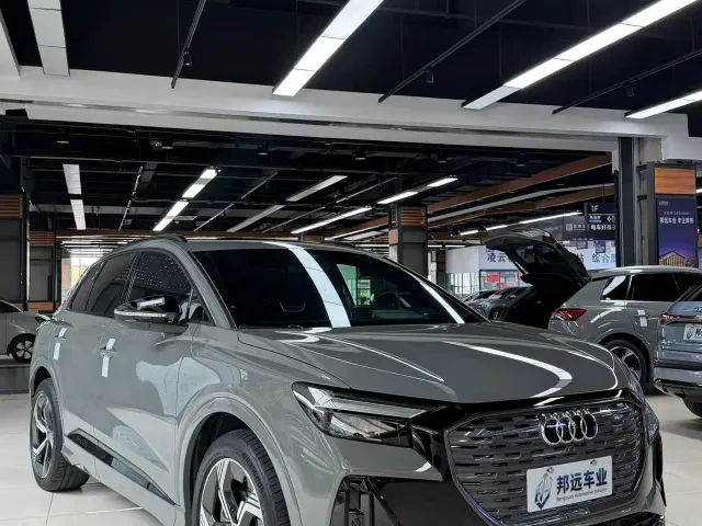 Audi Q4 e-tron — Фото автомобиля 3