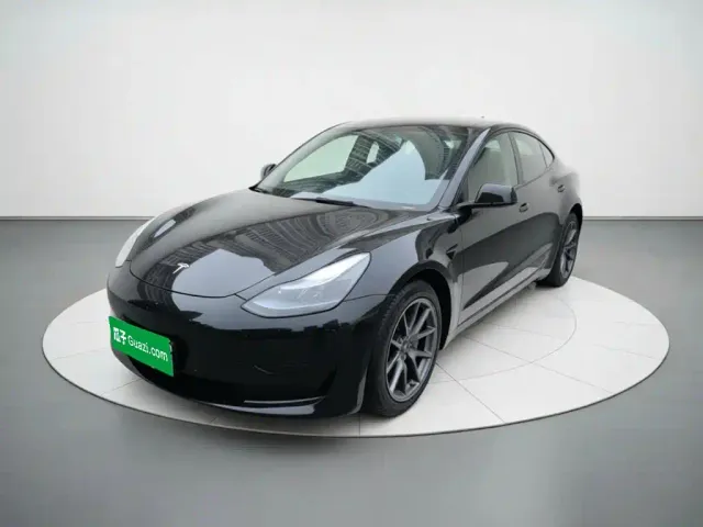 Фотография автомобиля — Tesla Model 3