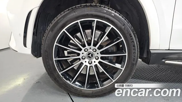 Mercedes-Benz GLE-Class — Фото автомобиля 5