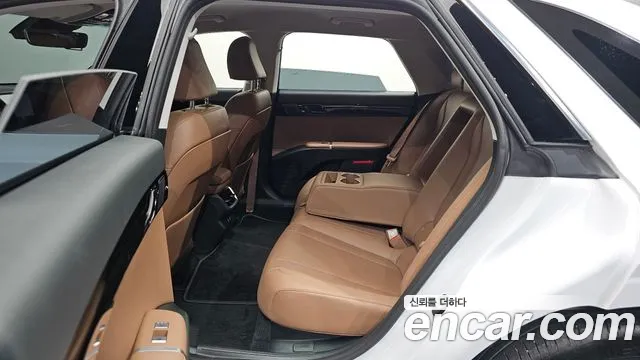 Hyundai Grandeur Grandeur (GN7) 2.5 Бензин 2WD — Фото автомобиля 11
