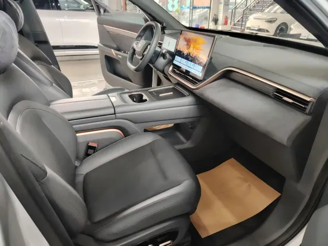 Dongfeng eπ 008 — Фото автомобиля 15