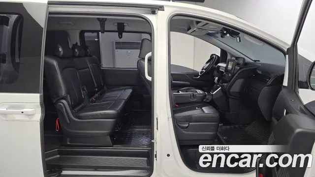 Hyundai Staria Staria L3.5 Инвалидная коляска Подъёмник/Slope — Фото автомобиля 11