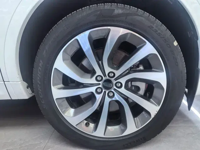 Land Rover Discovery Sport — Фото автомобиля 15