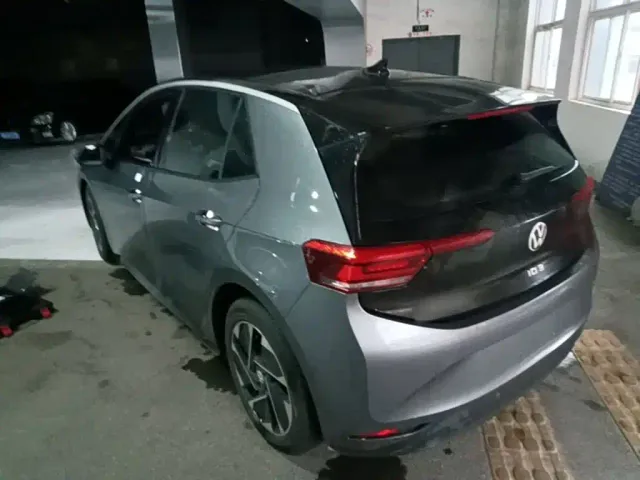 Volkswagen ID.3 — Фото автомобиля 4