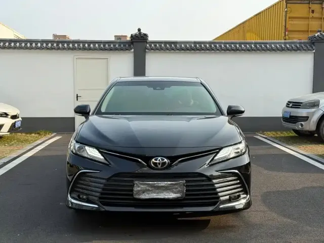 Toyota Camry — Фото автомобиля 2