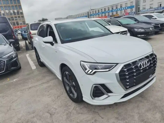 Audi Q3 — Фото автомобиля 3