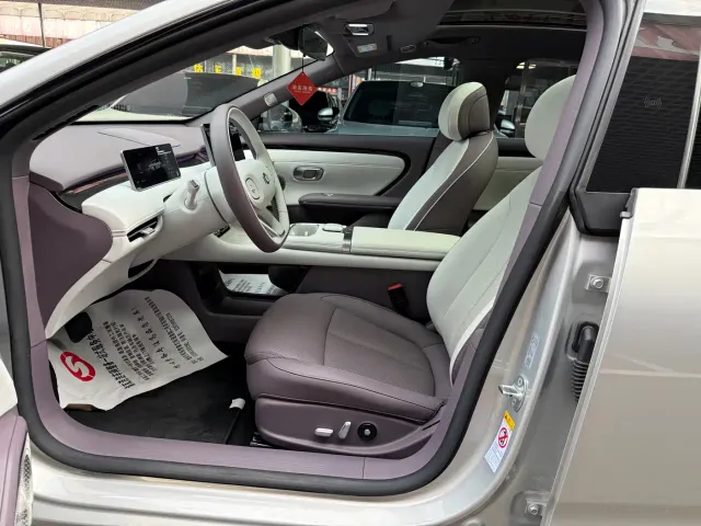 Changan Qiyuan A06 — Фото автомобиля 7
