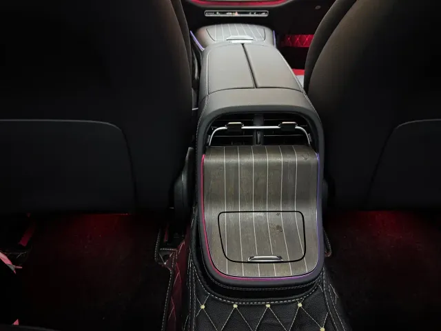 Mercedes-Benz E-Class — Фото автомобиля 18