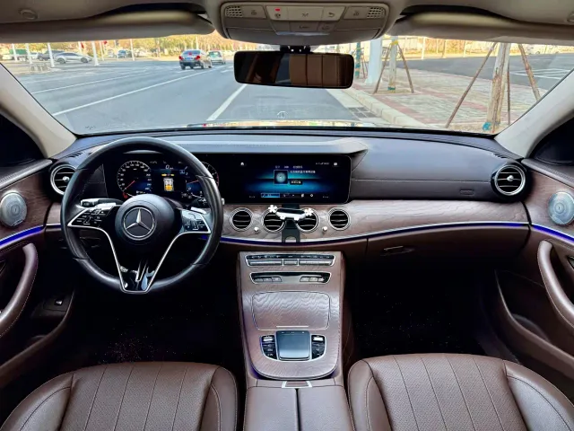 Mercedes-Benz E-Class — Фото автомобиля 8