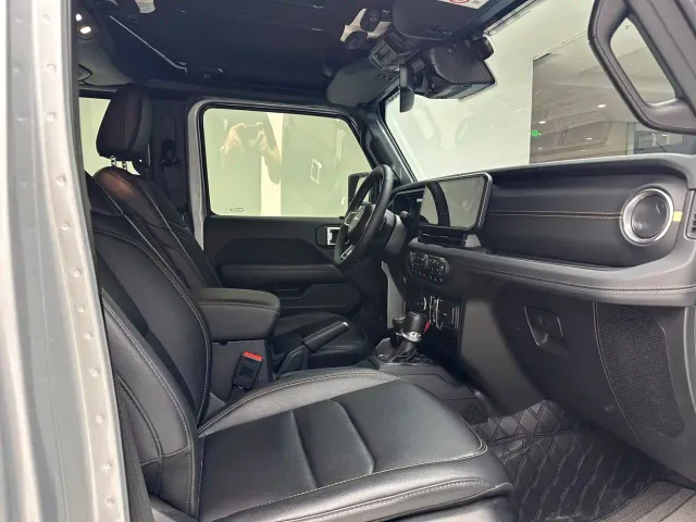 Jeep Wrangler — Фото автомобиля 7