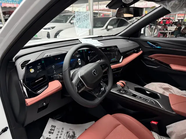 Changan X5 Plus — Фото автомобиля 4