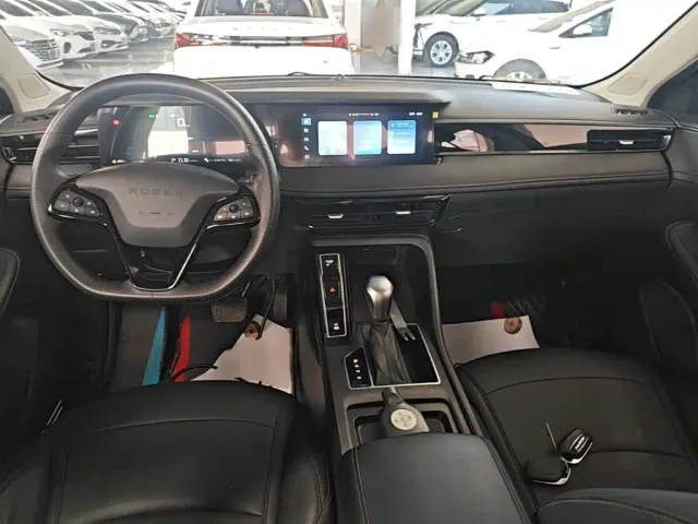 Roewe i5 — Фото автомобиля 9