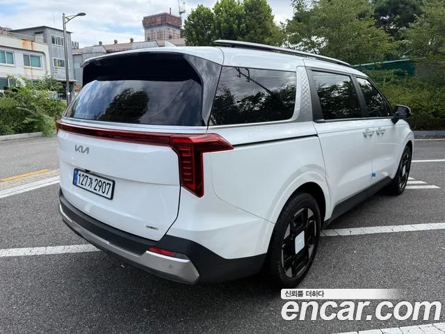 Kia Canival — Фото автомобиля 3