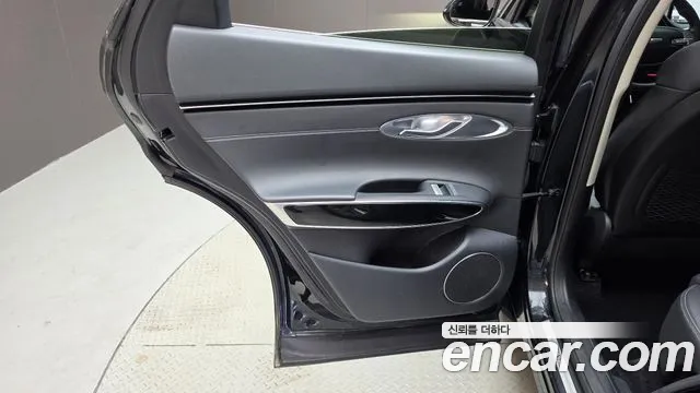 Genesis GV70 — Фото автомобиля 14