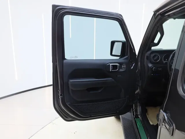 Jeep Wrangler 4xe — Фото автомобиля 11