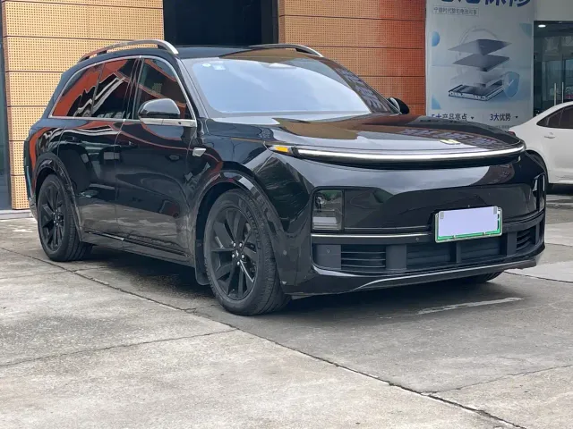 Li Auto Li L8 2023 Pro — Фото автомобиля 3
