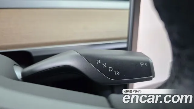 Tesla Model Y — Фото автомобиля 6