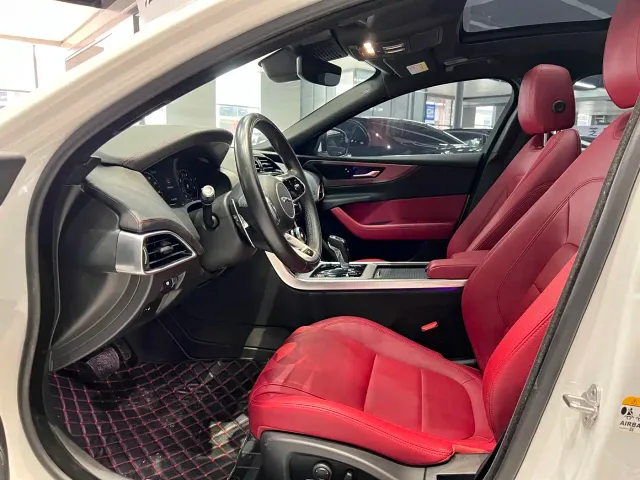 Jaguar XEL — Фото автомобиля 4