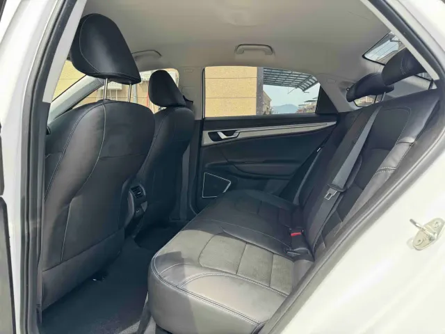 Geely Emgrand — Фото автомобиля 6