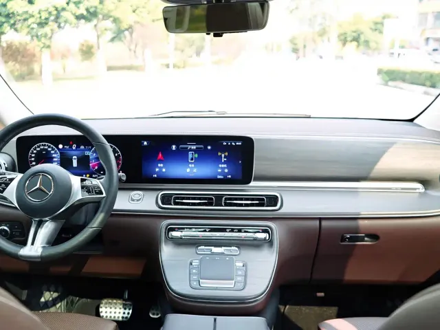 Mercedes-Benz V-Class — Фото автомобиля 19