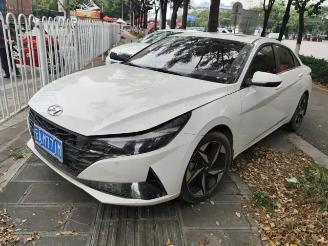 Фотография автомобиля — Hyundai Elantra