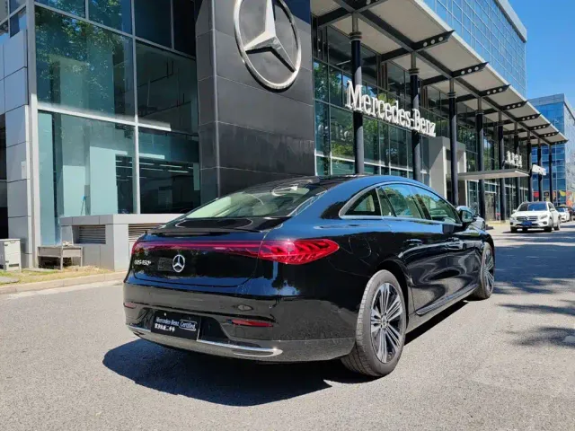 Mercedes-Benz EQS — Фото автомобиля 3