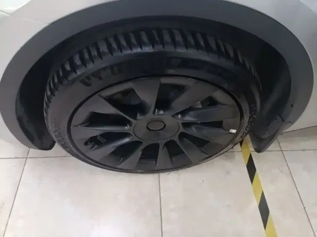 Tesla Model Y — Фото автомобиля 22