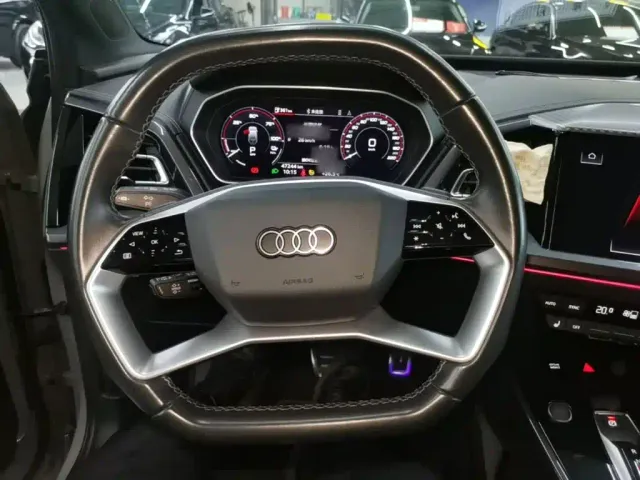 Audi Q4 e-tron — Фото автомобиля 10