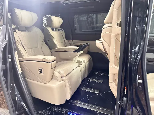 Toyota Alphard — Фото автомобиля 13