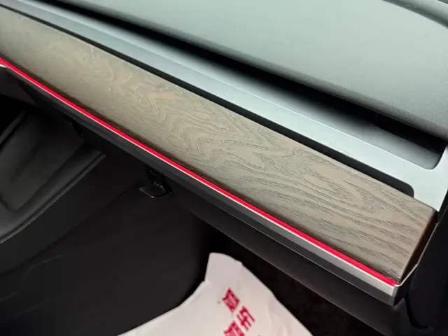 Tesla Model Y — Фото автомобиля 14