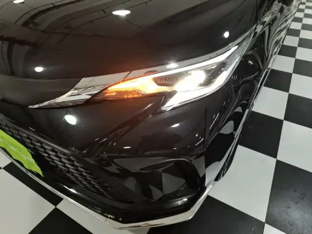 Toyota Granvia — Фото автомобиля 23