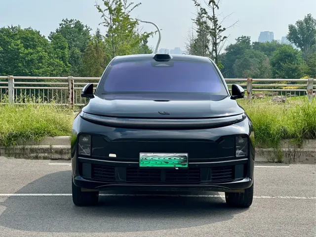 Li Auto L7 — Фото автомобиля 2