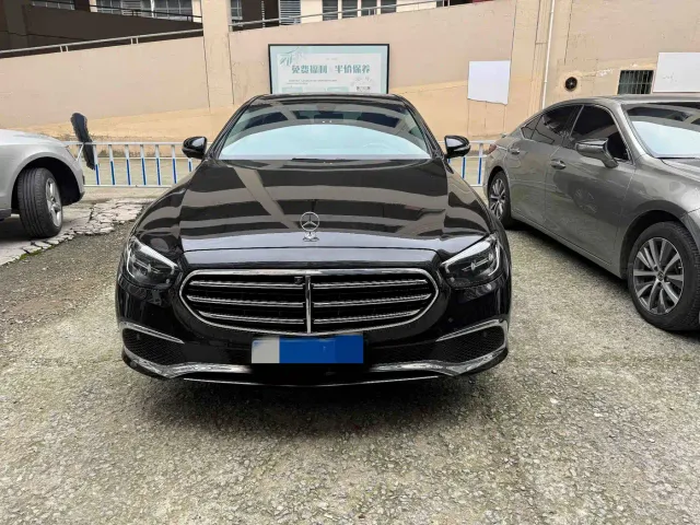 Mercedes-Benz E-Class — Фото автомобиля 2