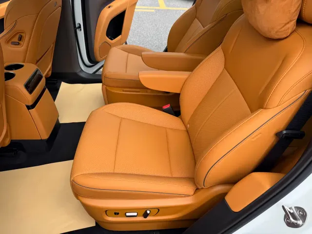Li Auto i8 — Фото автомобиля 15